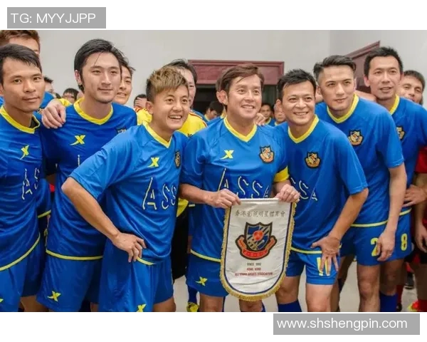 香港足球明星队在天津激战精彩赛事引发球迷热烈关注 香港足球明星队在天津激战精彩赛事引发球迷热烈关注