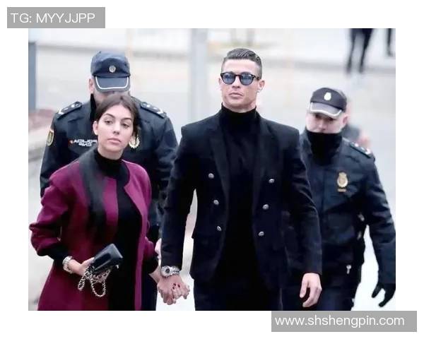 足球明星女球员时尚穿搭展示让你领略运动与潮流的完美结合