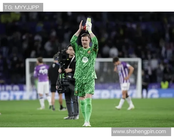 特尔施特根的辉煌之路:从青涩少年到世界顶级门将的成长历程 特尔施特根的辉煌之路:从青涩少年到世界顶级门将的成长历程